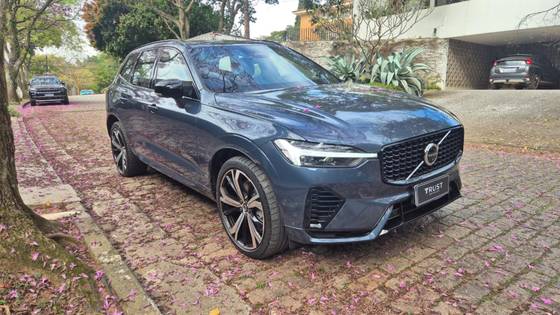 VOLVO XC60 2.0 T8 RECHARGE ULTIMATE DARK AWD GEARTRONIC
